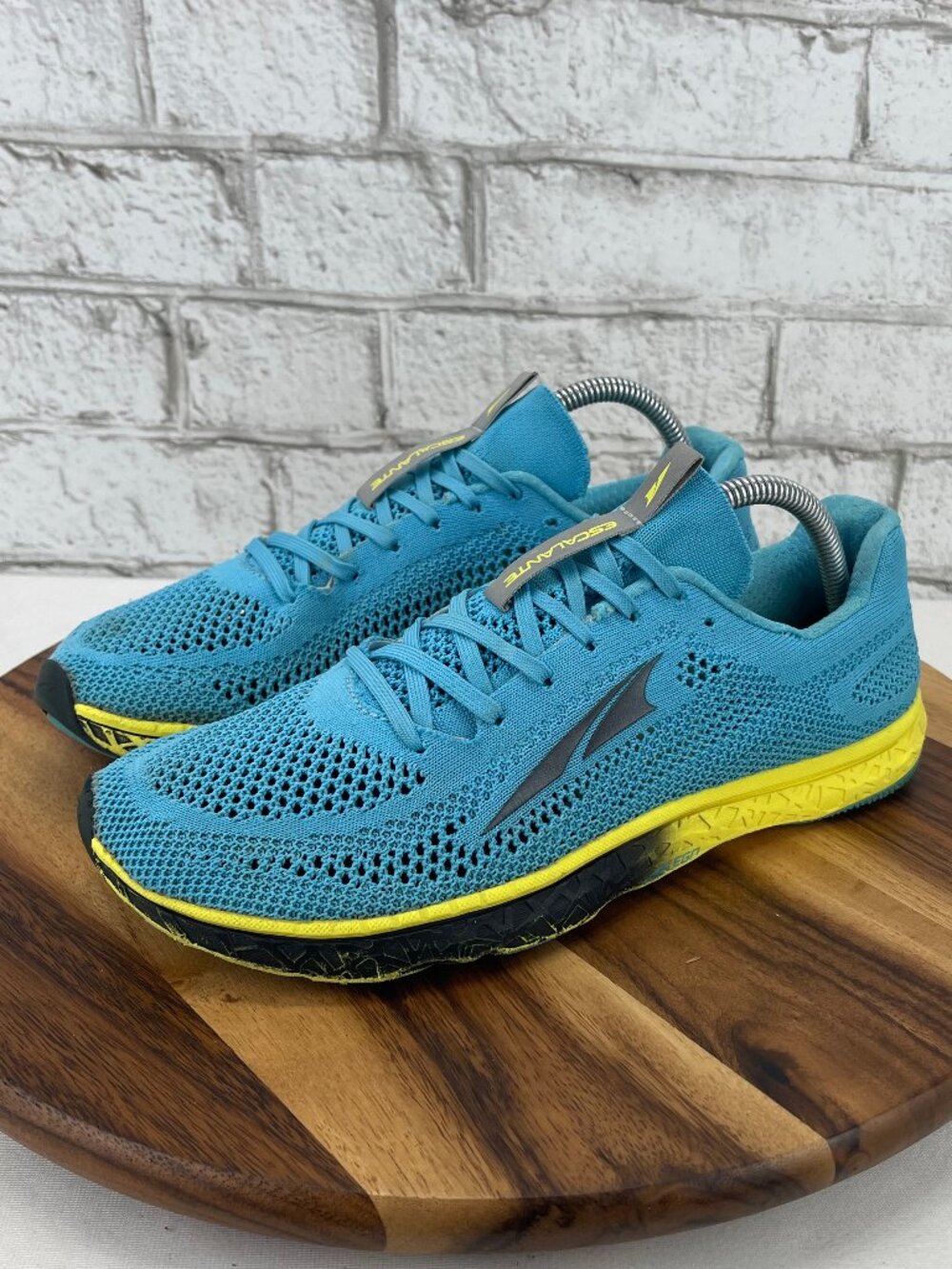Altra Escalante Racer Blue Yellow Knit Running Shoes Womens Sz. 10 ALW1933B440